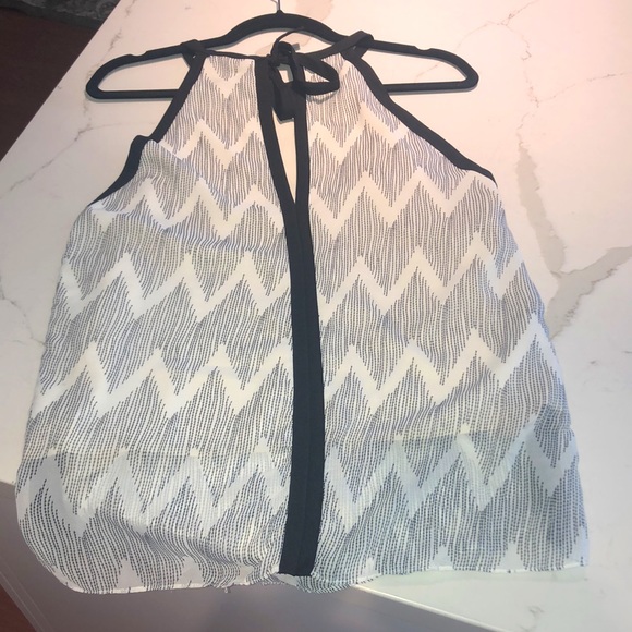 Top - Picture 2 of 4